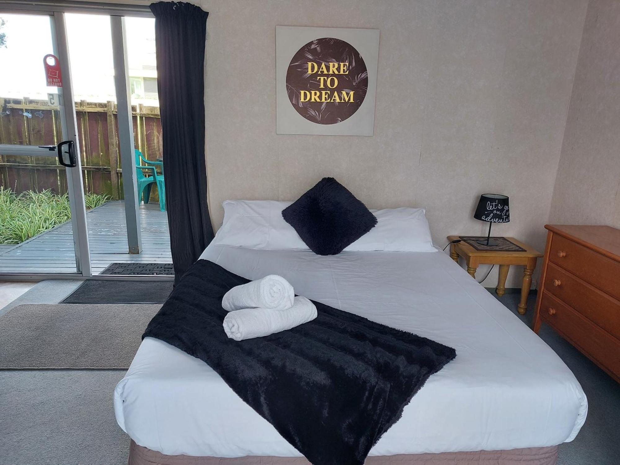 Edgewater Motel Orewa Esterno foto